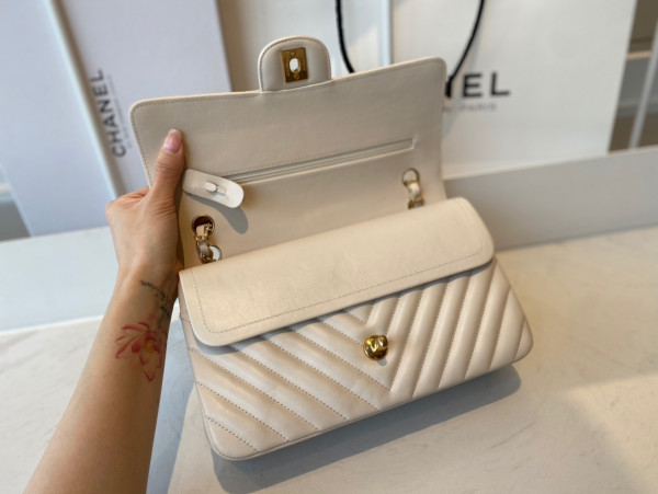 CL FLAP BAG LAMBSKIN
