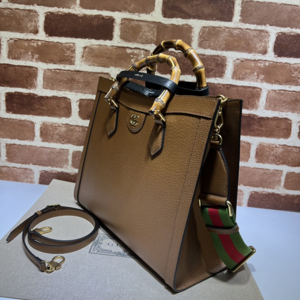 G*u*i diana medium tote bag