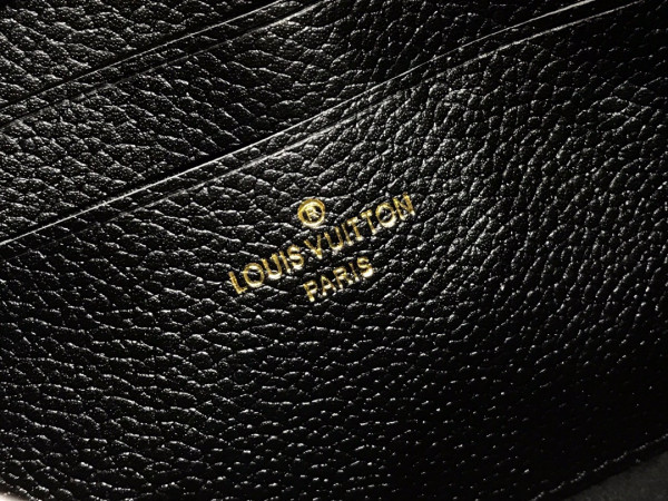 l**is V*t*n double zip pochette