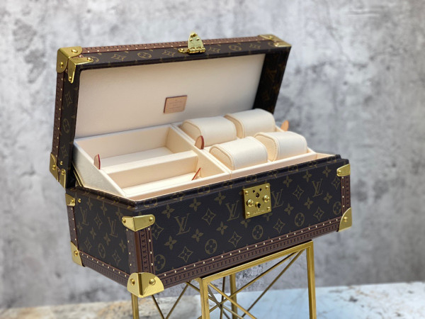 l**is V*t*n coffret accessoires