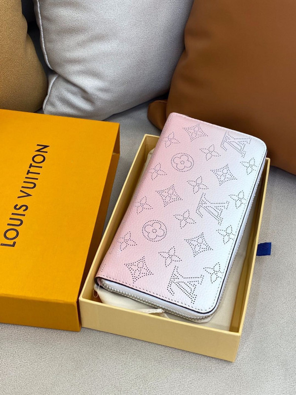 l**is V*t*n zippy wallet