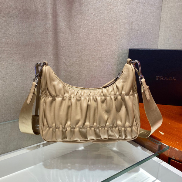 Pra*a re-edition 2005 raffia bag
