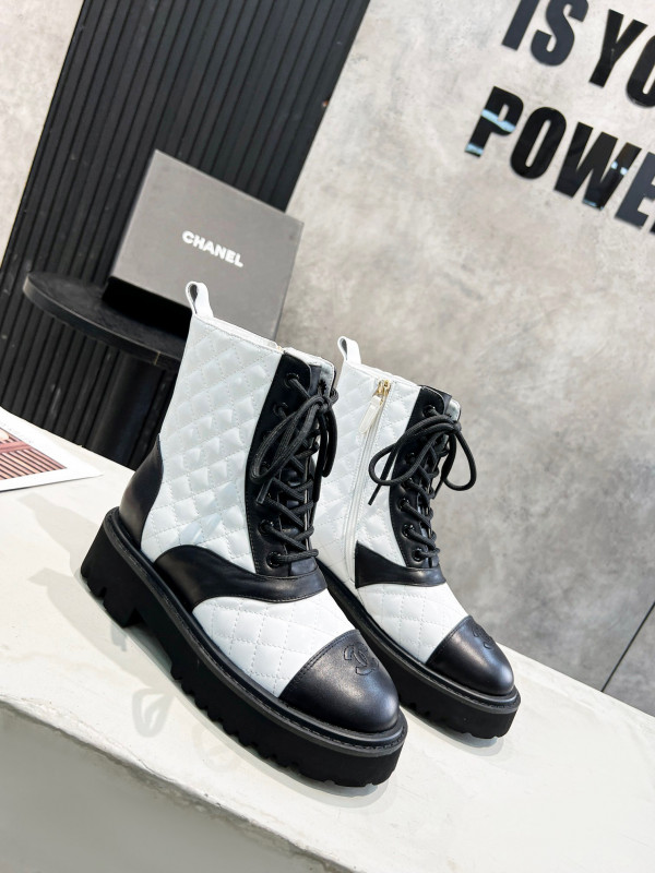 CL ANKLE BOOTS