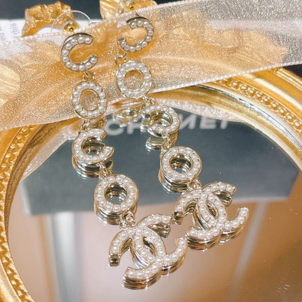 CL EARRINGS