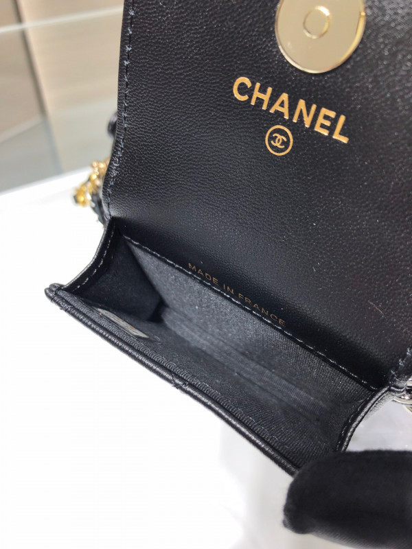 CL AIRPODS CASE
