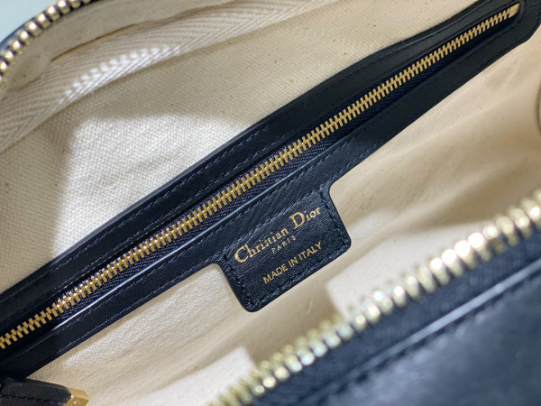 D*or medium vibe zip bowling bag