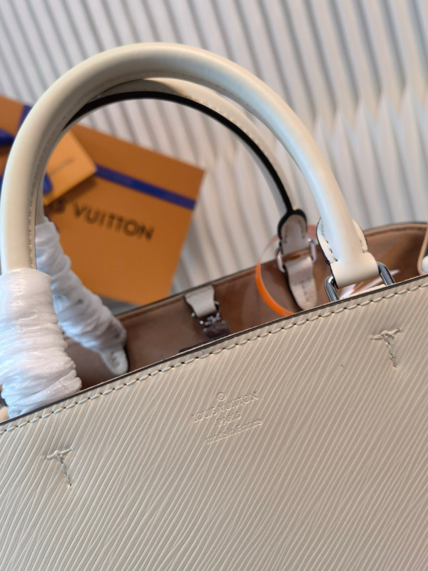 l**is V*t*n marelle tote mm