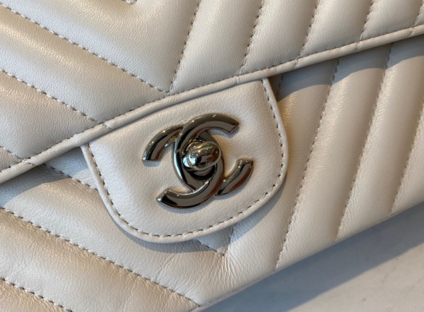 CL FLAP BAG LAMBSKIN