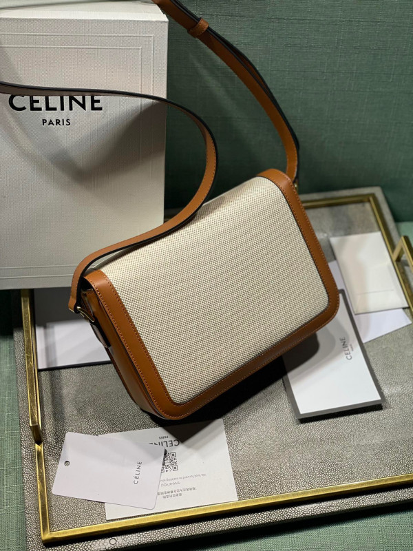 Ce**e classique triomphe bag