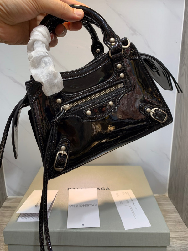 Ba*len*cia*ga neo classic nano top handle bag