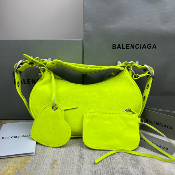 Ba*len*cia*ga women''s le cagole xs shoulder bag