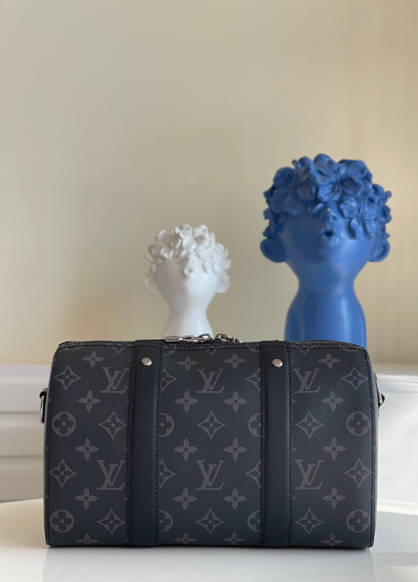 l**is V*t*n city keepall