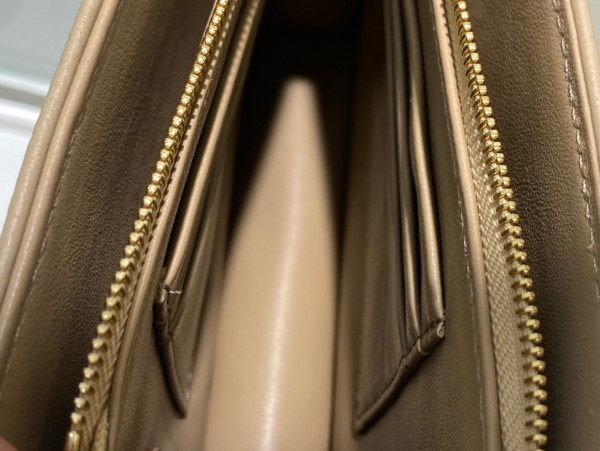 D*or caro zipped pouch with chain