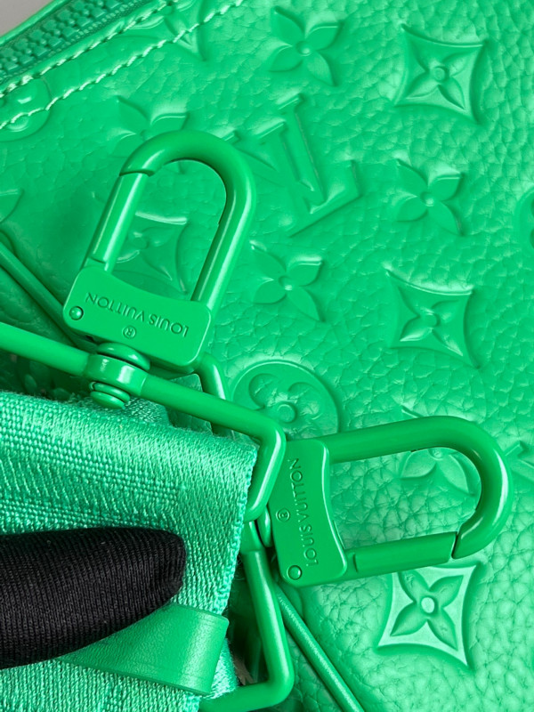 l**is V*t*n keepall bandouliÈre 50