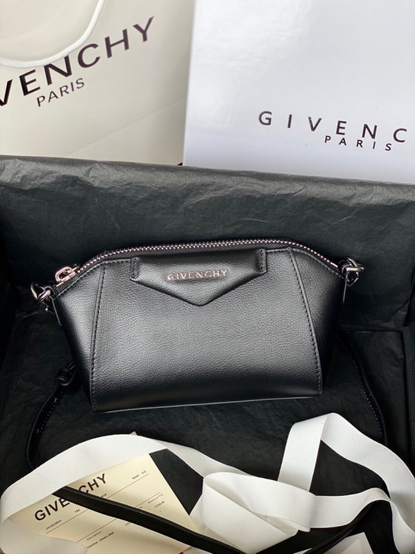 GIVENCHY NANO ANTIGONA