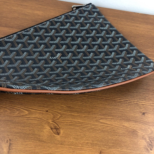 Go*ard senat pouch