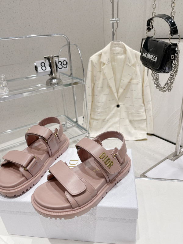 D*oract sandal