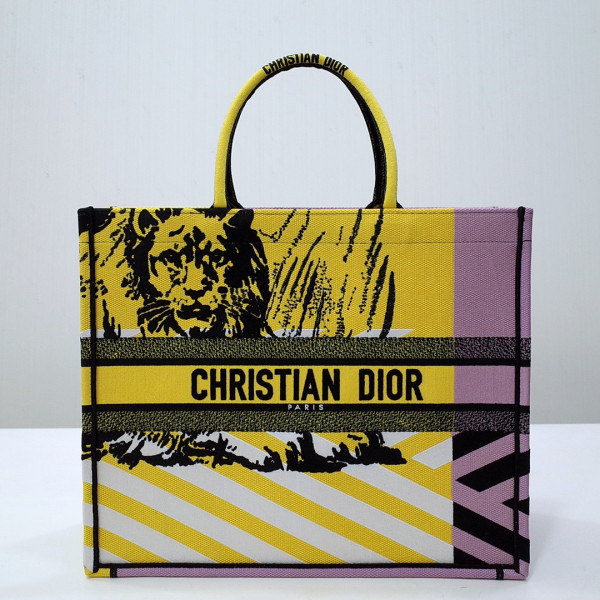 large D*or book tote
