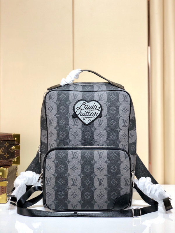 l**is V*t*n utilitary backpack