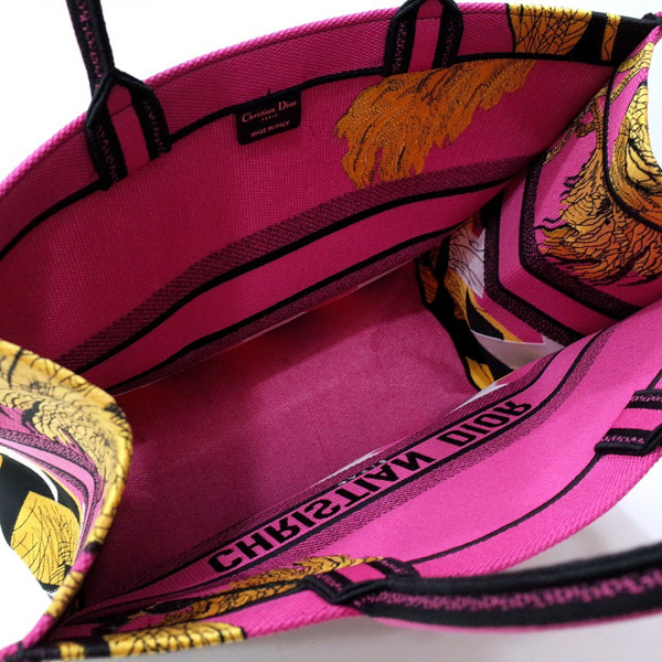 large D*or book tote