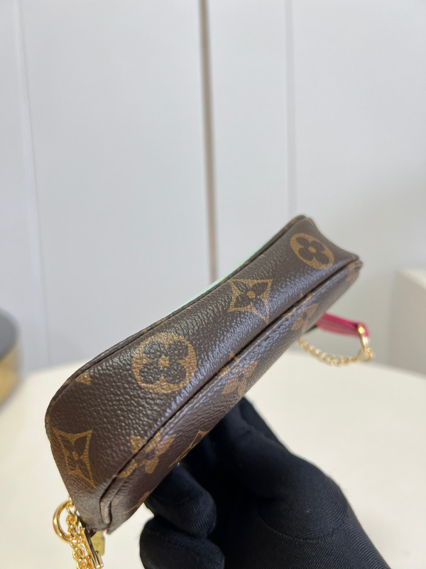l**is V*t*n mini pochette accessoires