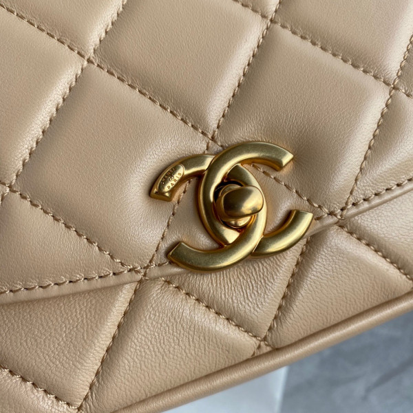 CL SMALL FLAP BAG
