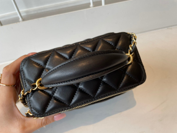 CL VANITY CASE