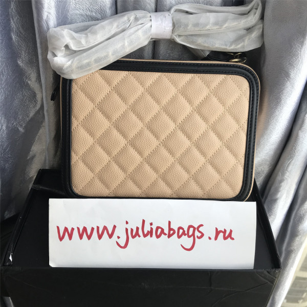 CL VANITY CASE