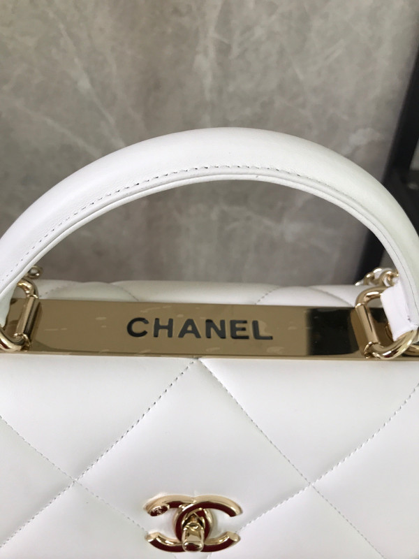 CL FLAP BAG WITH TOP HANDLE
