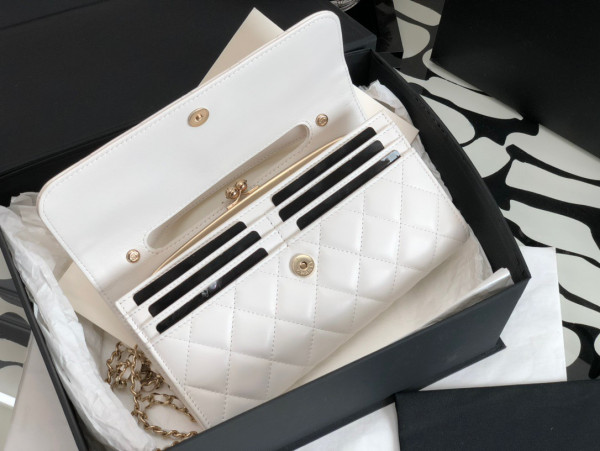 CL FLAP PHONE HOLDER WITH CHAIN