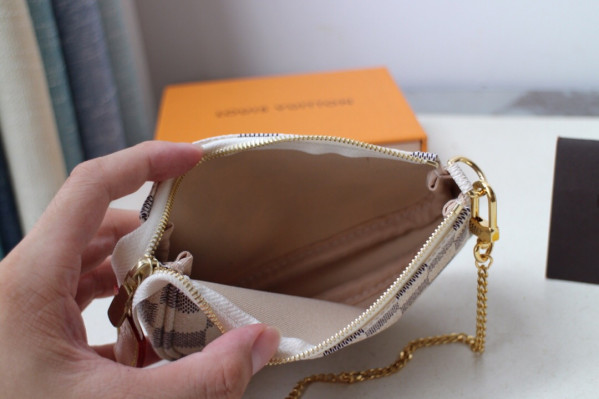 l**is V*t*n mini pochette accessoires