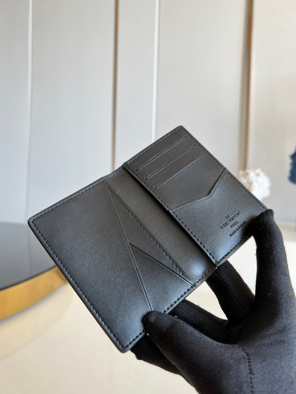 l**is V*t*n pocket organizer
