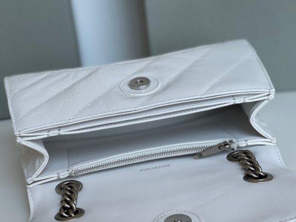 Ba*len*cia*ga crush small chain bag