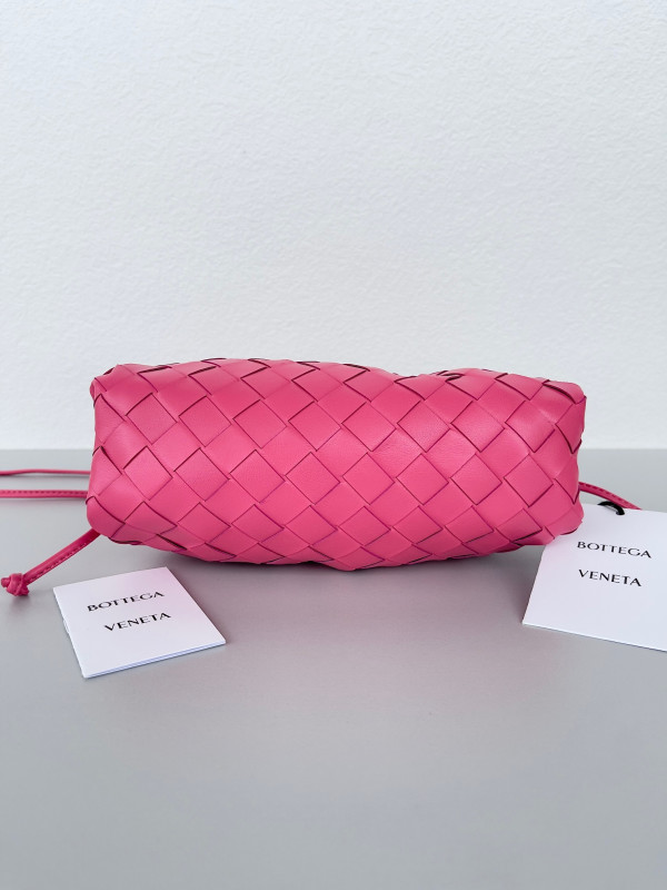 Bo*te*ga ve*ne*ta mini pouch
