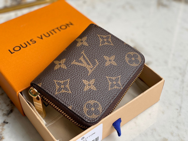 l**is V*t*n zippy coin purse