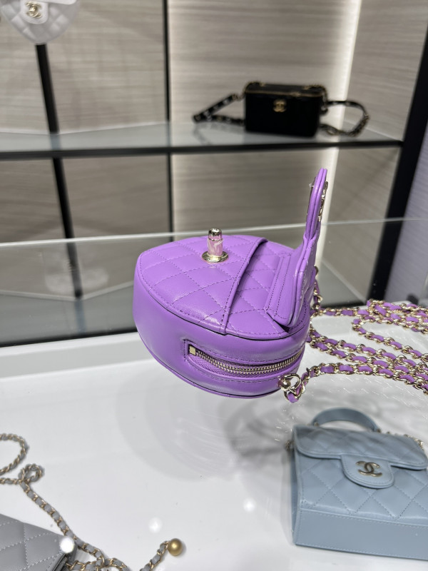 CL HEART CLUTCH WITH CHAIN
