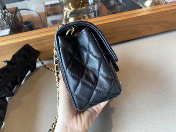 CL FLAP BAG