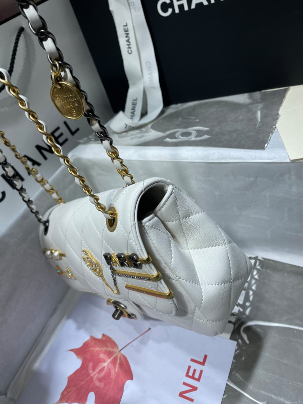 CL SMALL FLAP BAG