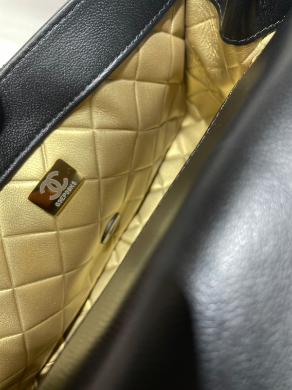 CL SMALL FLAP BAG