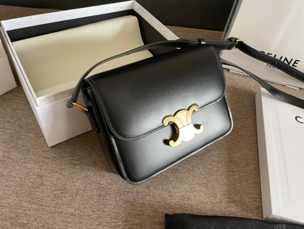 Ce**e teen triomphe bag