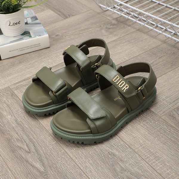 D*oract sandal