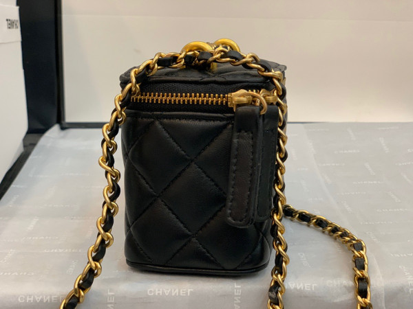 CL SMALL VANITY WITH CHAIN