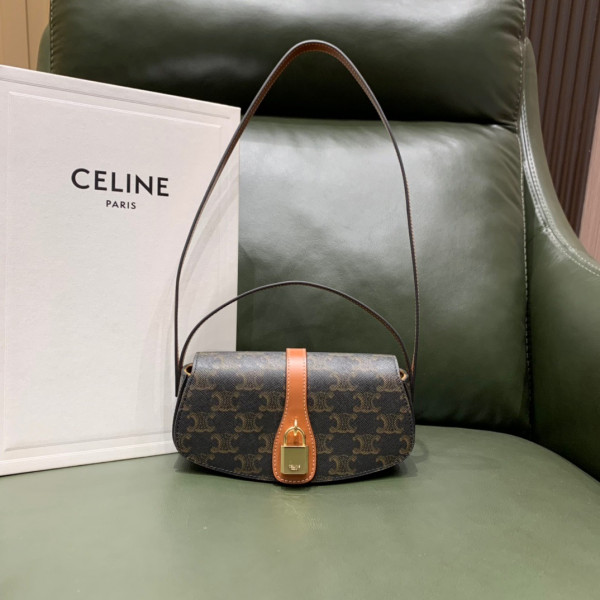 Ce**e clutch on strap