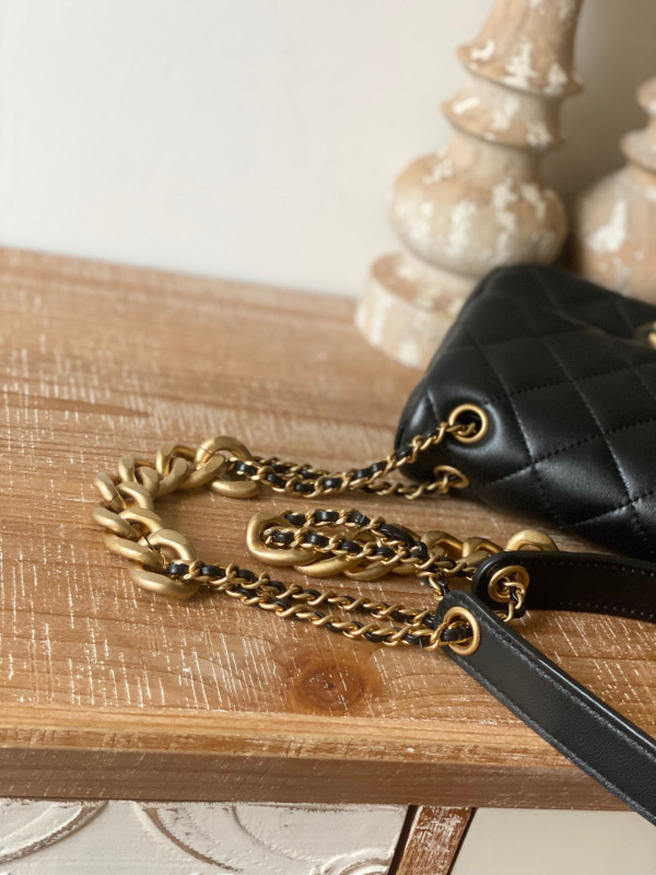 CL FLAP BAG