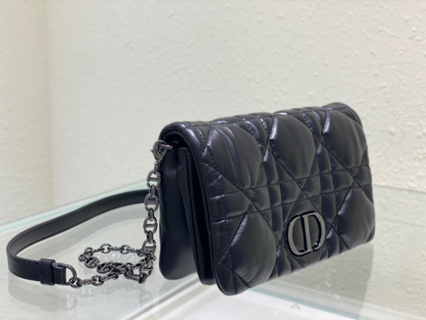 D*or caro macrocannage pouch