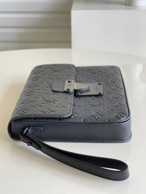 l**is V*t*n s lock a4 pouch