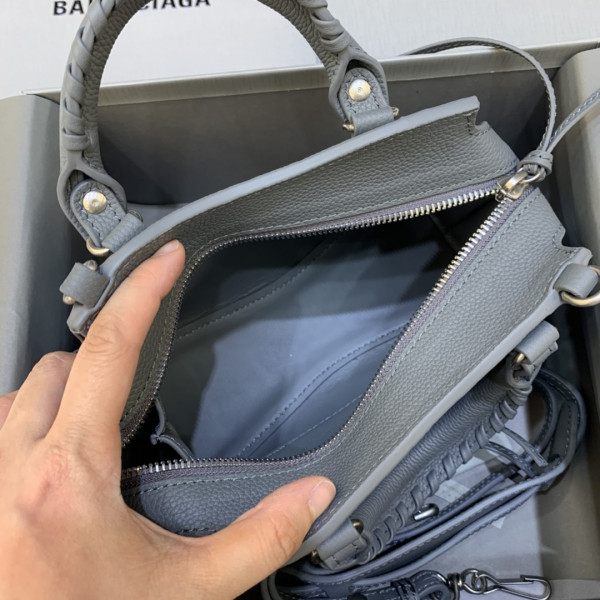 Ba*len*cia*ga neo classic mini top handle bag
