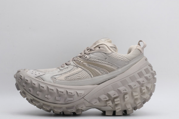 Ba*len*cia*ga defender sneaker