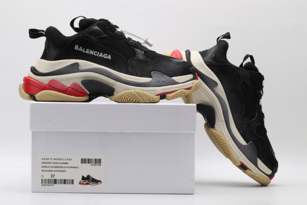 Ba*len*cia*ga triple s