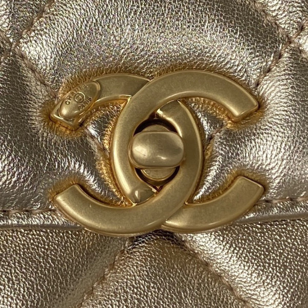 CL SMALL FLAP BAG
